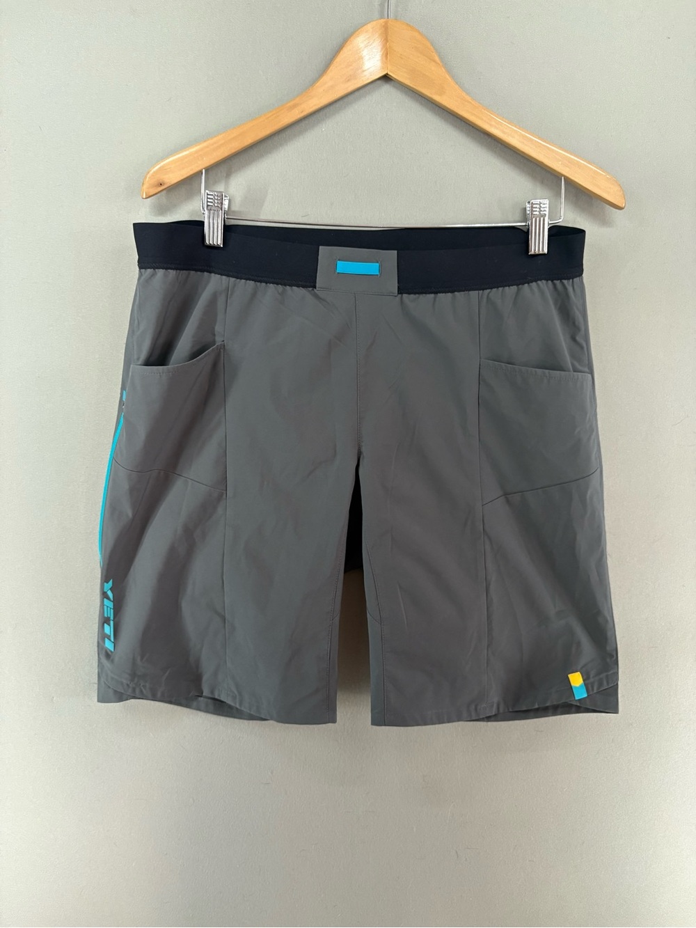 Yeti Cycles Women Palisade Short Gray Size Large Pocket Lightweight
